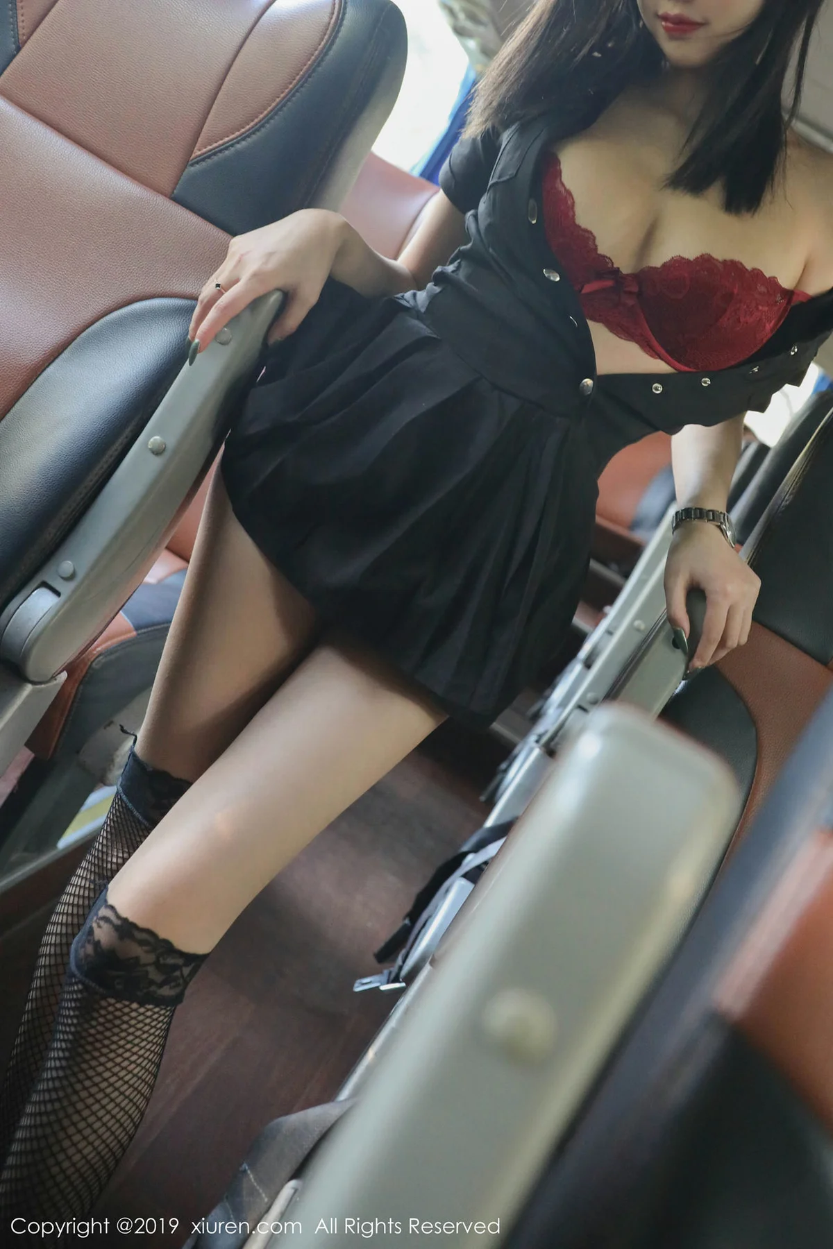 XiuRen 秀人 No.1771 大巴车主题拍摄警花制服 杨晨晨sugar - 42