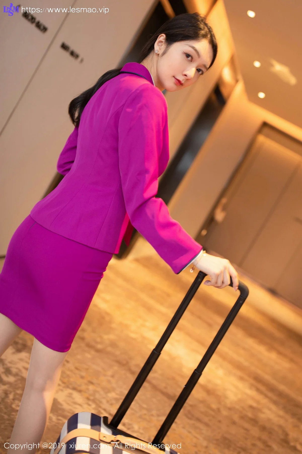 XiuRen 秀人 No.1799 空姐制服100P Angela小热巴性感写真 - 11
