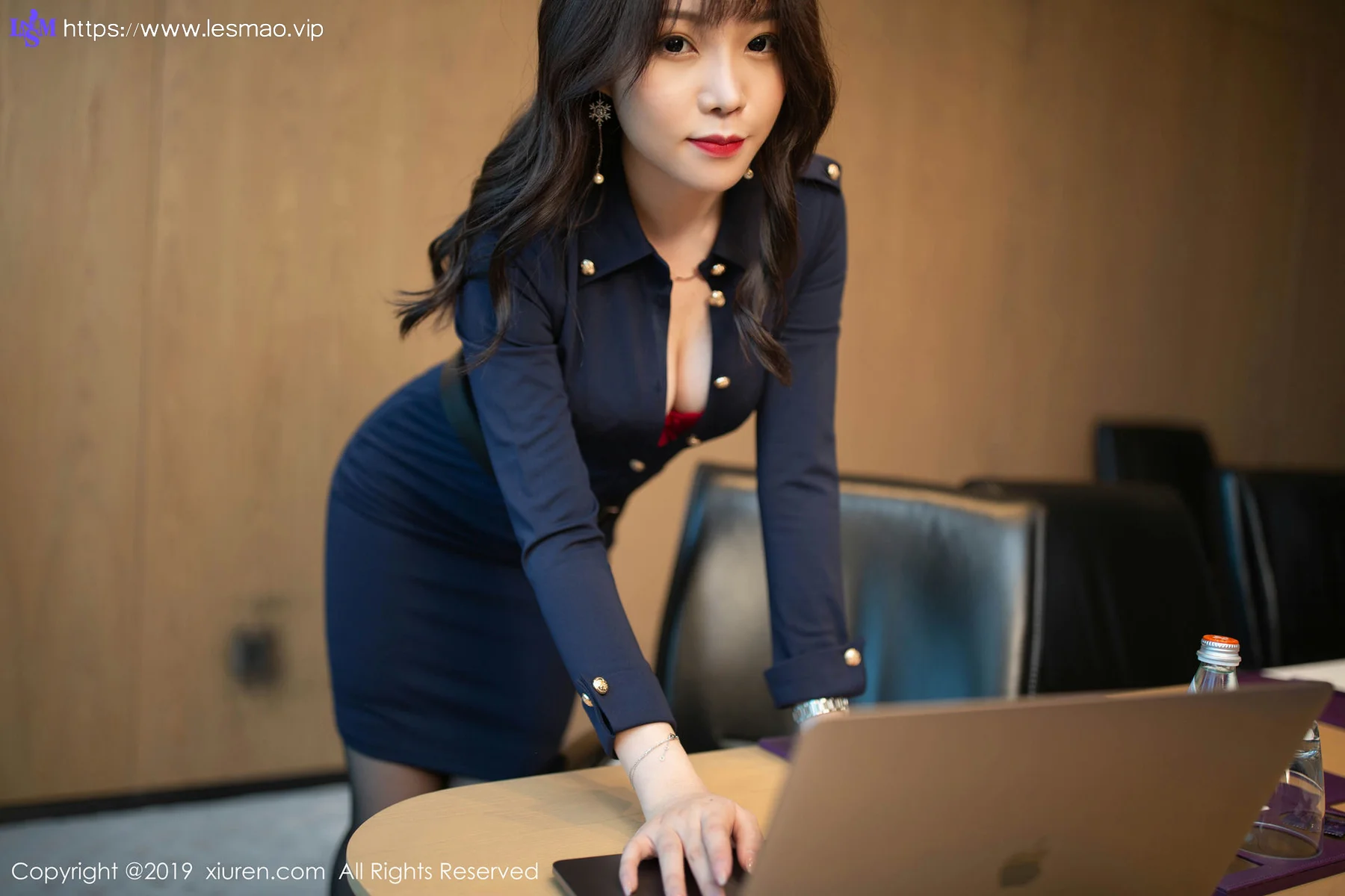 XiuRen 秀人 No.1839 娇艳动人的女秘书 芝芝Booty 办公室主题第... - 13