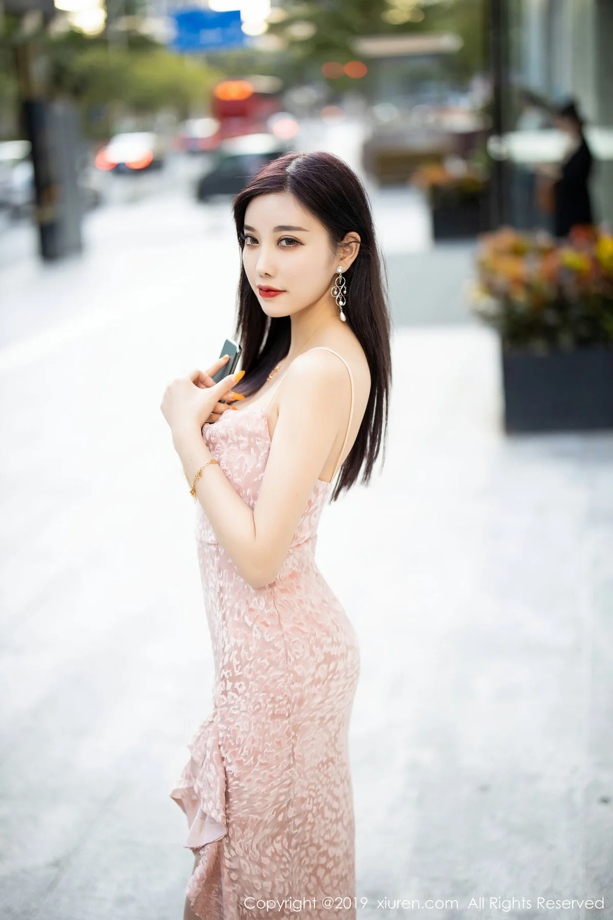 XiuRen 秀人 No.1857 车拍吊裙性感丝袜写真 杨晨晨sugar - 28