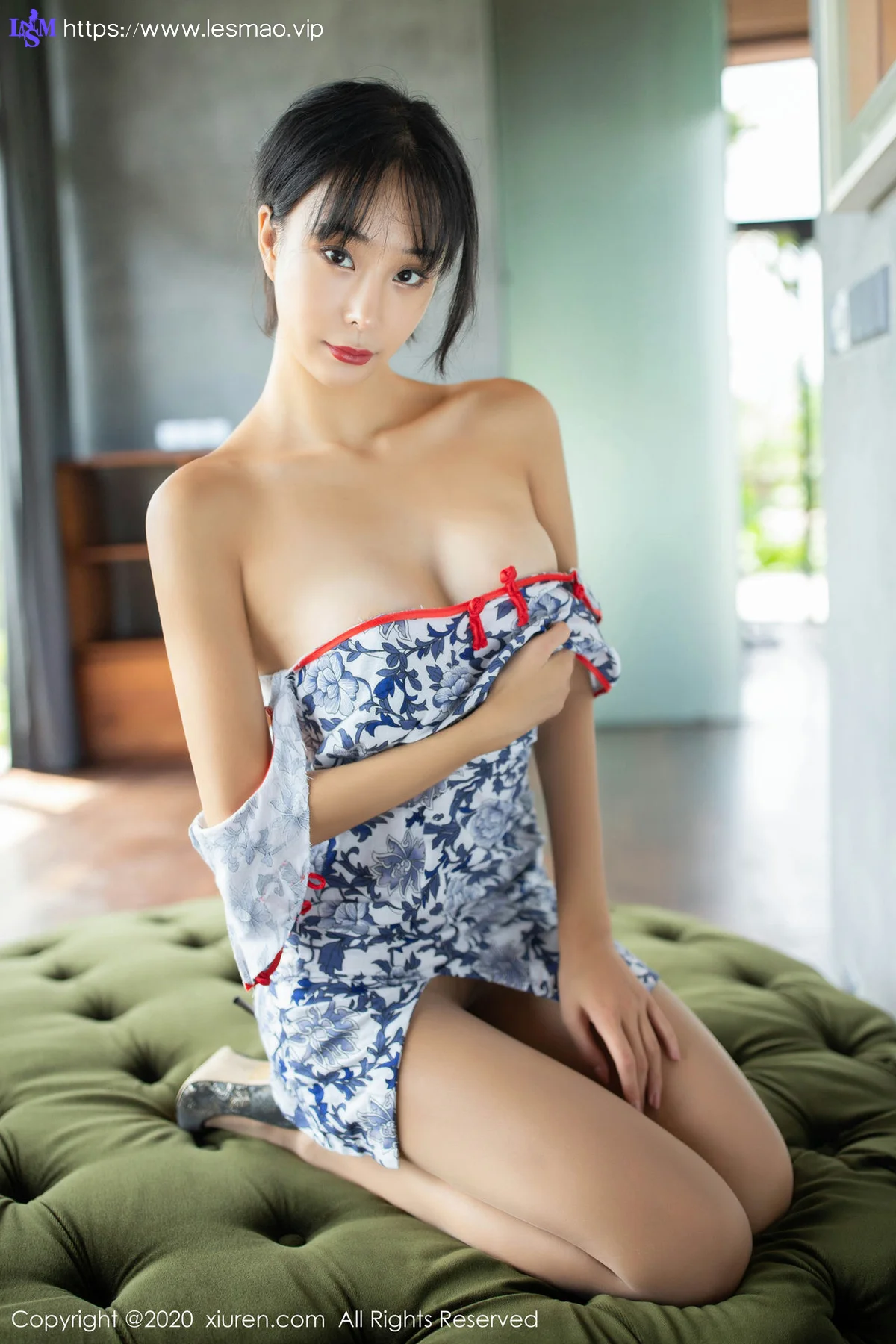 XiuRen 秀人 No.2050 青花瓷旗袍 蓝夏Akasha 巴厘岛旅拍写真 - 41