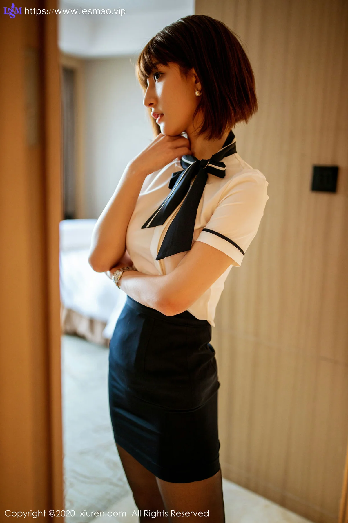 XiuRen 秀人 No.2082 空乘制服与黑丝 林文文yooki 空姐写真 - 17