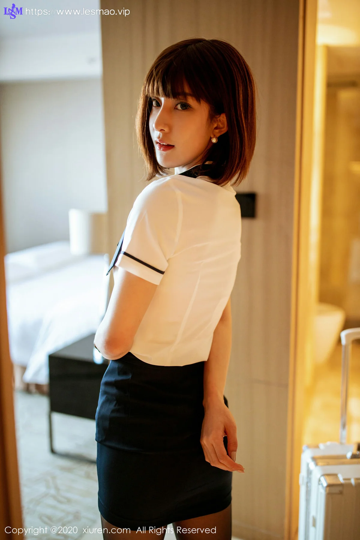 XiuRen 秀人 No.2082 空乘制服与黑丝 林文文yooki 空姐写真 - 19