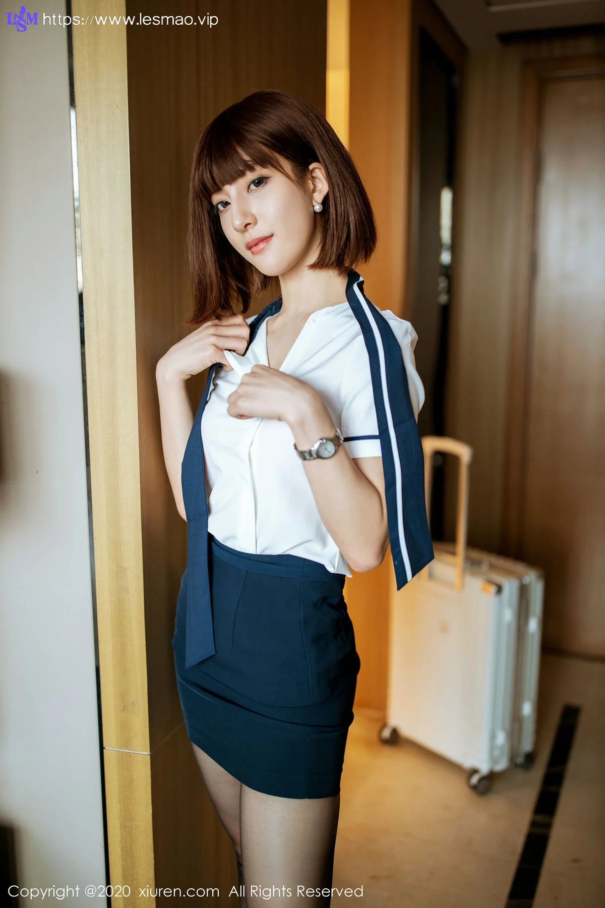 XiuRen 秀人 No.2082 空乘制服与黑丝 林文文yooki 空姐写真 - 20