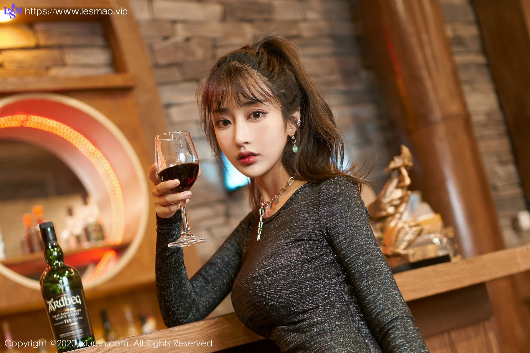 XiuRen 秀人 No.2085 酒吧主题写真 Betty林子欣 - 13