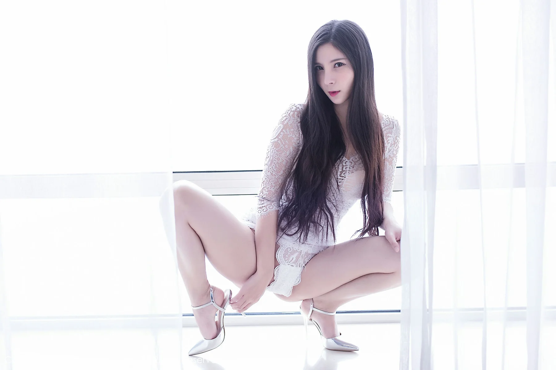 XiuRen 秀人 No.2092 新晋水嫩模特 小蛮腰lvy 首弹写真 - 40