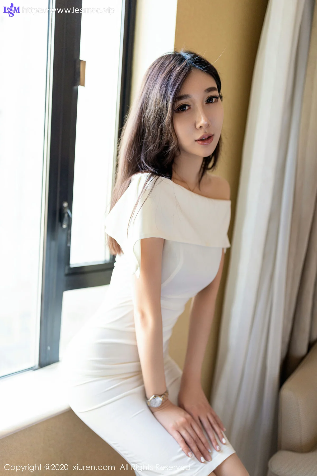 XiuRen 秀人 No.2097 伊思思niko 典雅气质长裙第二套写真 - 25