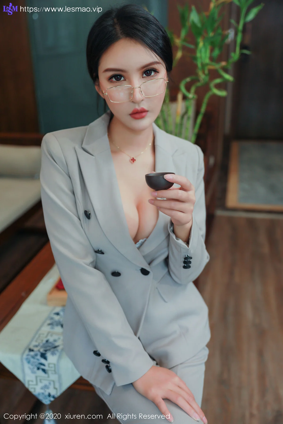 XiuRen 秀人 No.2098 典藏版新写真 Emily顾奈奈 - 16
