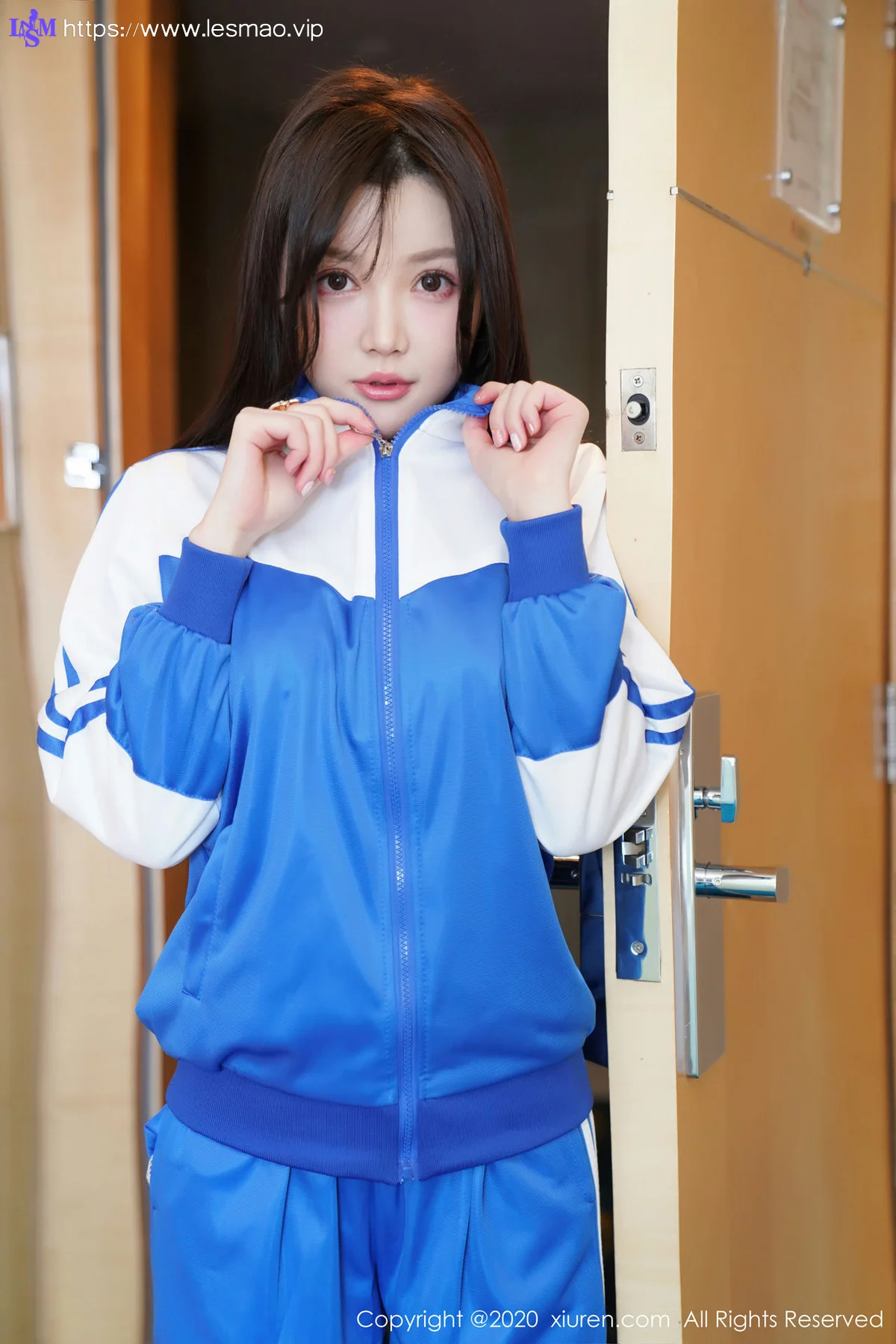 XiuRen 秀人 No.2113 校服装扮 糯美子Mini 性感私房写真 - 13