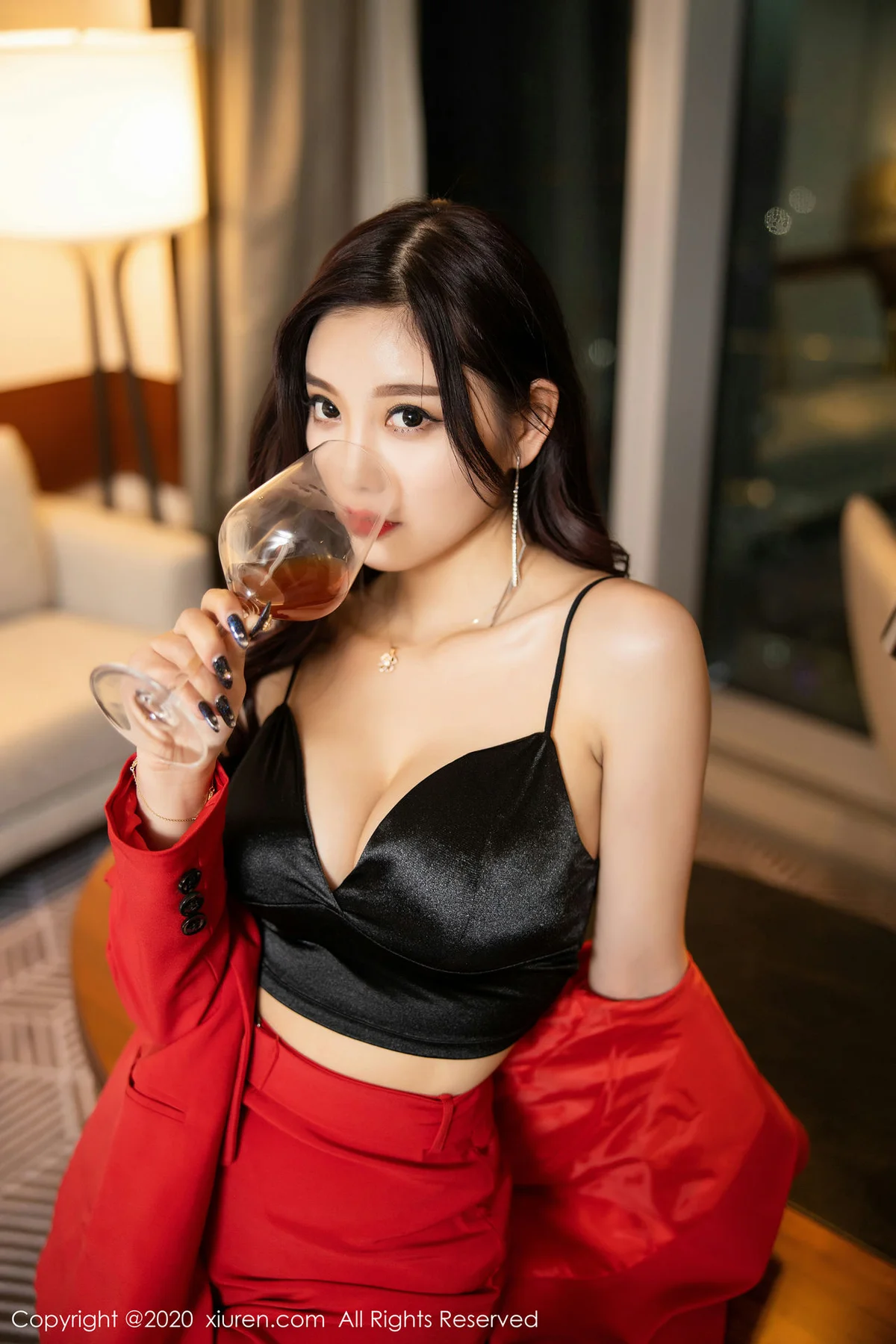 XiuRen 秀人 No.2122 爆乳制服101P女神 杨晨晨sugar 性感私房写真 - 27