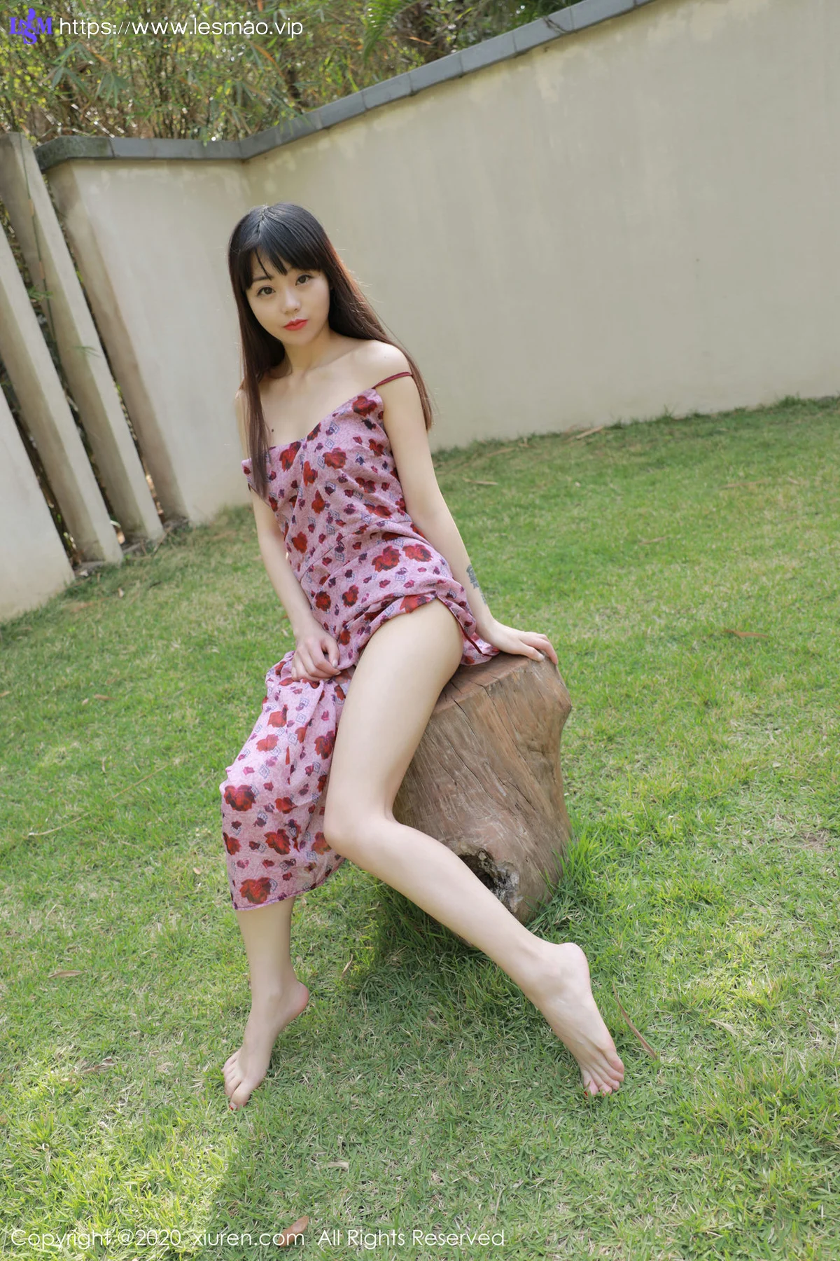 XiuRen 秀人 No.2156 性感蕾丝底裤 小水blue 小碎裙外拍首套写真 - 16