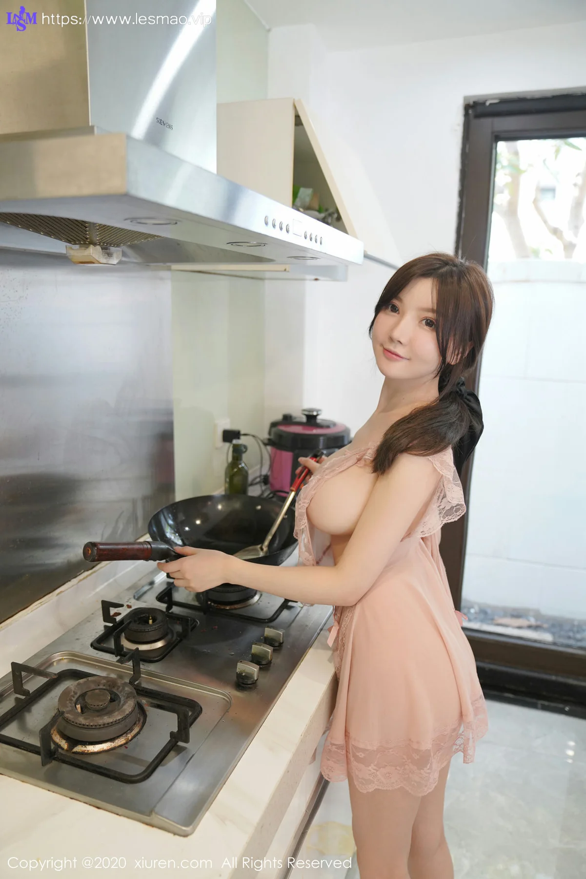 XiuRen 秀人 No.2186  童颜巨乳厨娘101P 糯美子Mini 三亚旅拍写真 - 27