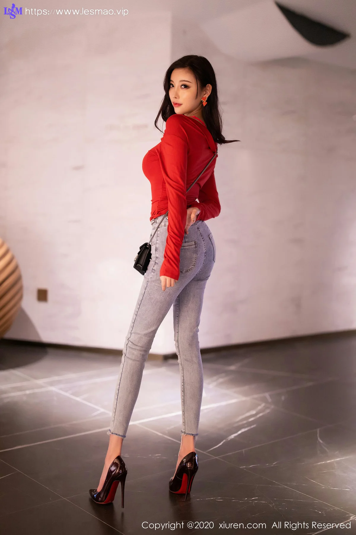 XiuRen 秀人 No.2200 牛仔裤与黑丝 杨晨晨sugar 性感私房写真 - 14