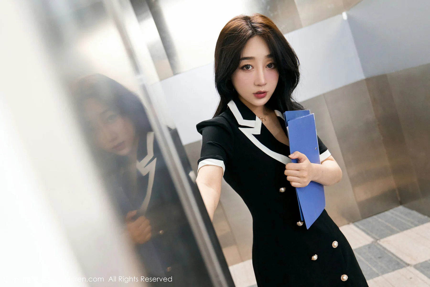 XiuRen 秀人 No.2216 职场秘书系列 九月生__ 心愿旅拍写真 - 22