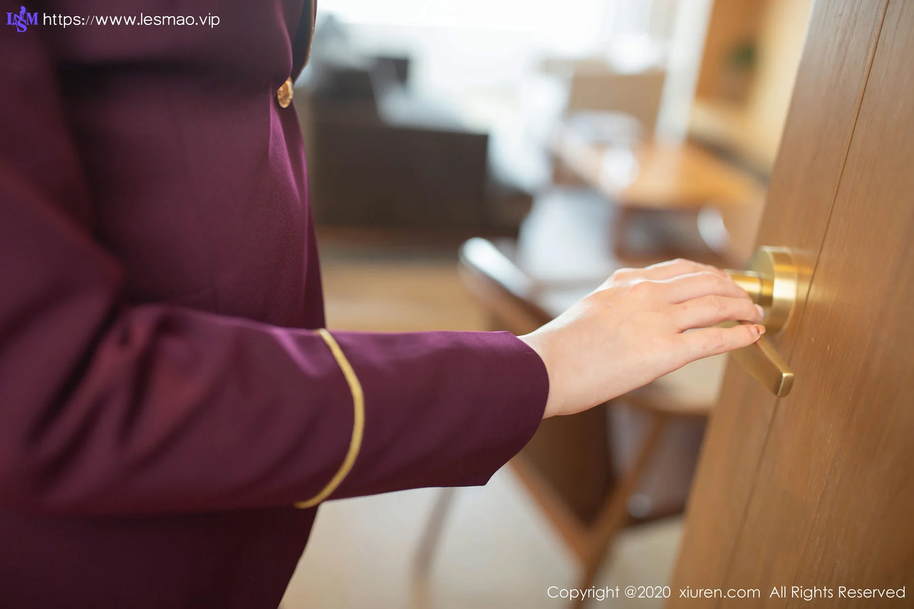 XiuRen 秀人 No.2238 职业空姐制服 艺轩 性感写真 - 24