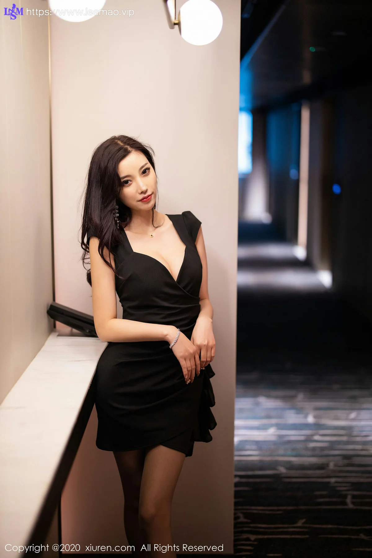 XiuRen 秀人 No.2241 杨晨晨sugar 典雅吊裙性感私房写真 - 13