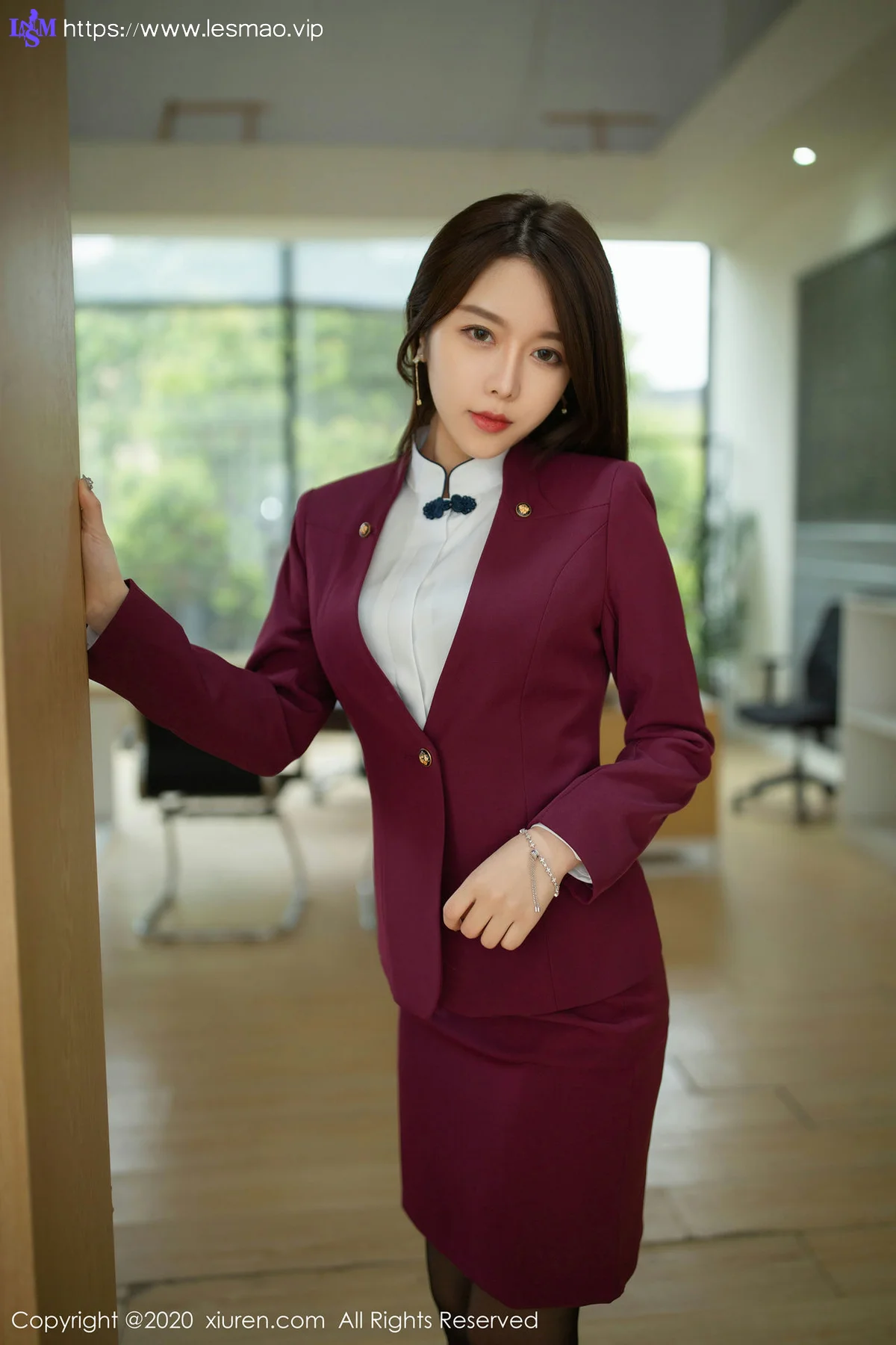 XiuRen 秀人 No.2251 职场boss 夏诗诗Sally 主题写真 - 15