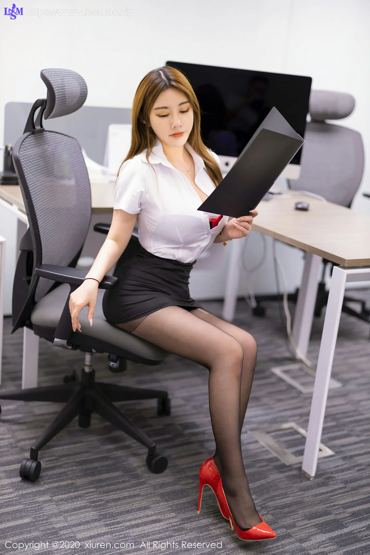 XiuRen 秀人 No.2260 巨乳诱惑 软软Roro - 12
