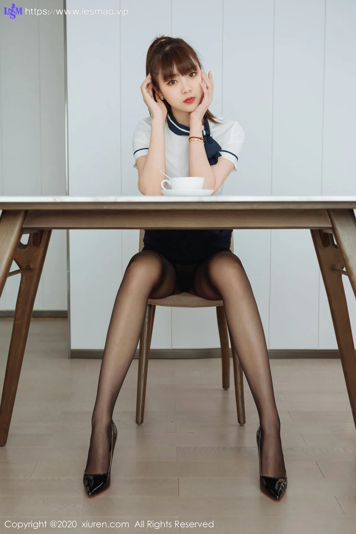 XiuRen 秀人 No.2261 性感嫩模 可樂Vicky 制服黑丝 - 12