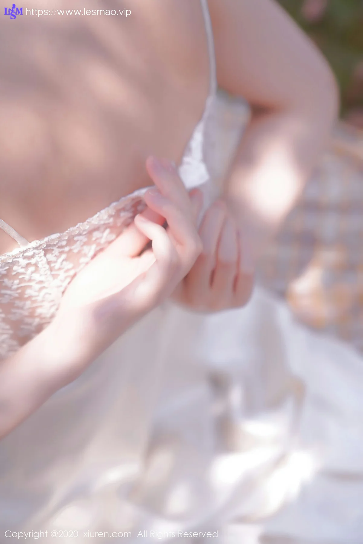 XiuRen 秀人 No.2297 沈梦瑶 花海美女 - 30