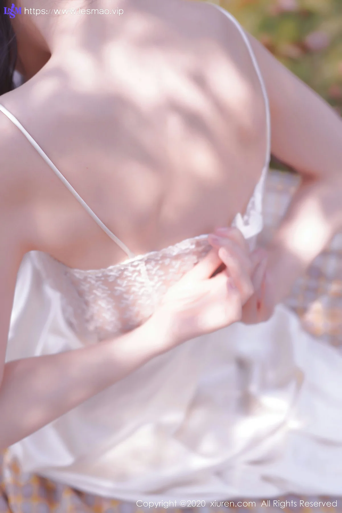 XiuRen 秀人 No.2297 沈梦瑶 花海美女 - 31