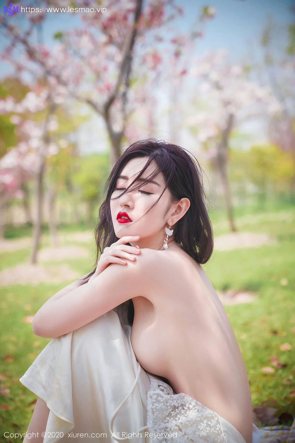 XiuRen 秀人 No.2297 沈梦瑶 花海美女 - 35