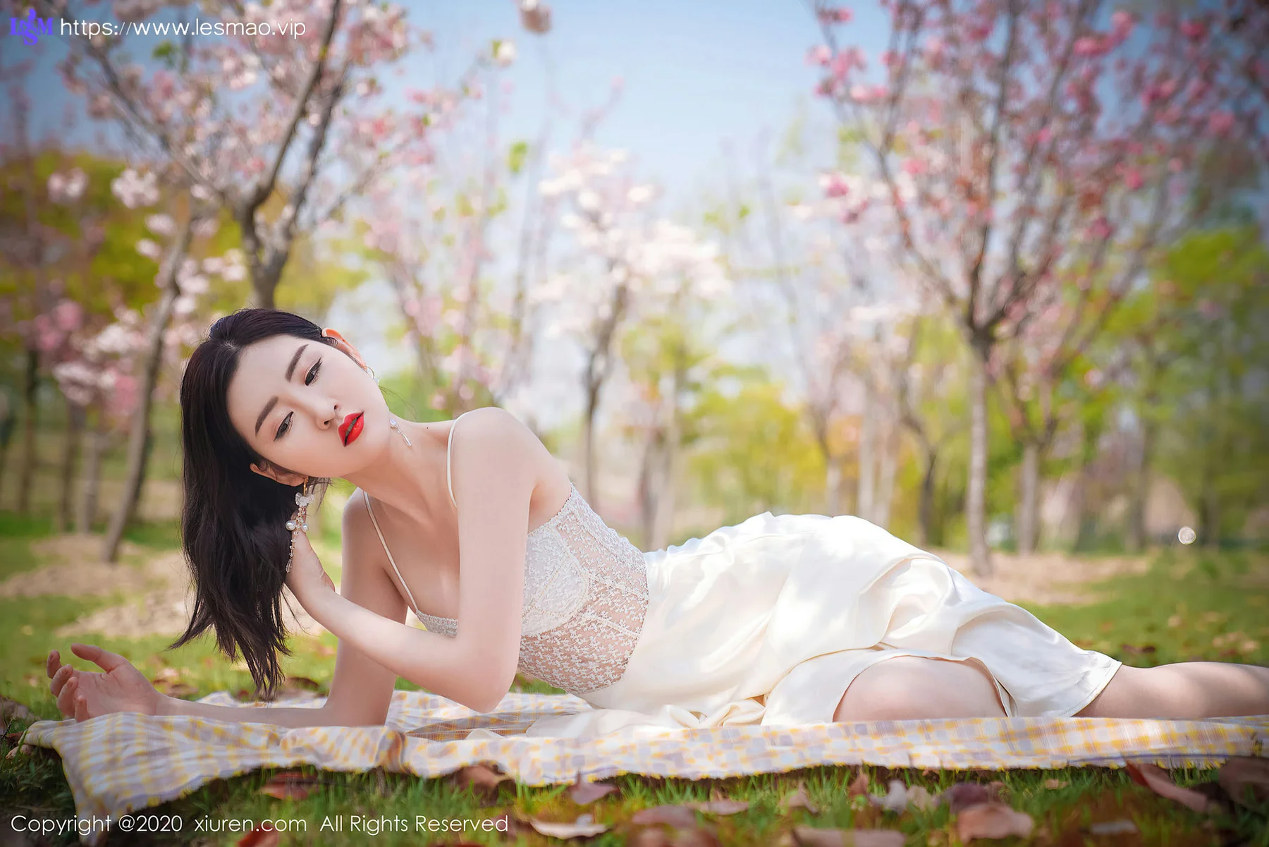 XiuRen 秀人 No.2297 沈梦瑶 花海美女 - 49