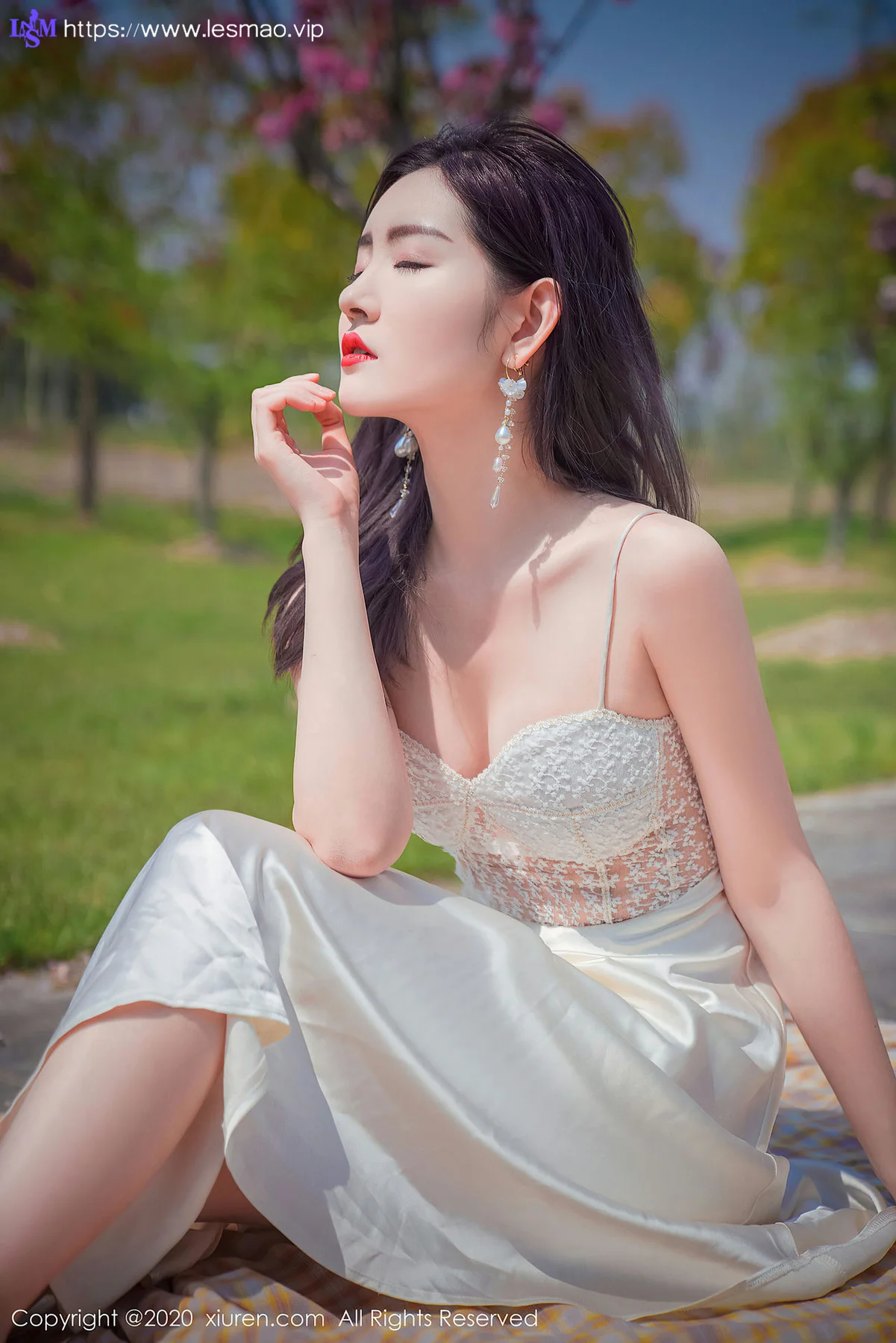 XiuRen 秀人 No.2297 沈梦瑶 花海美女 - 50