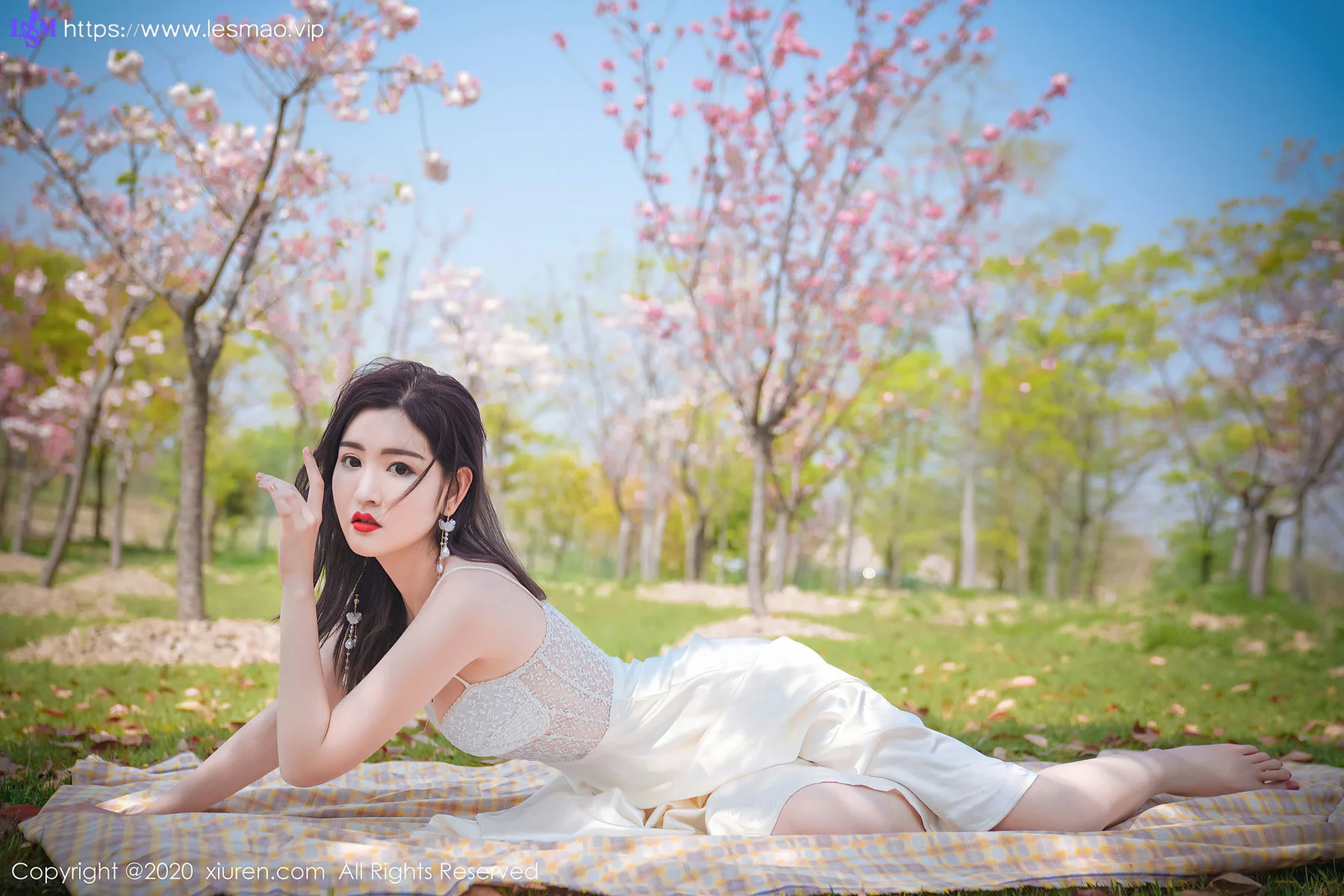 XiuRen 秀人 No.2297 沈梦瑶 花海美女 - 53