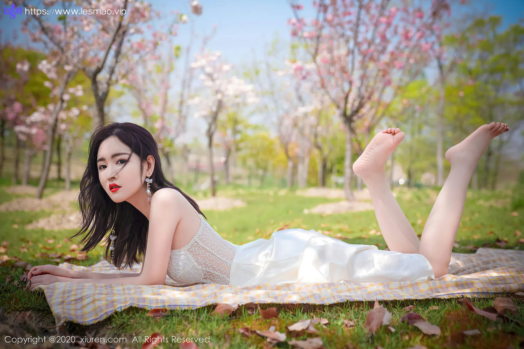 XiuRen 秀人 No.2297 沈梦瑶 花海美女 - 54