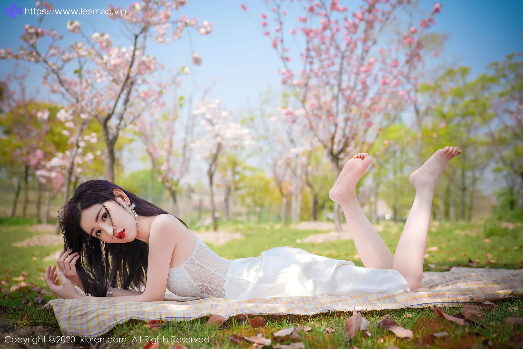 XiuRen 秀人 No.2297 沈梦瑶 花海美女 - 55