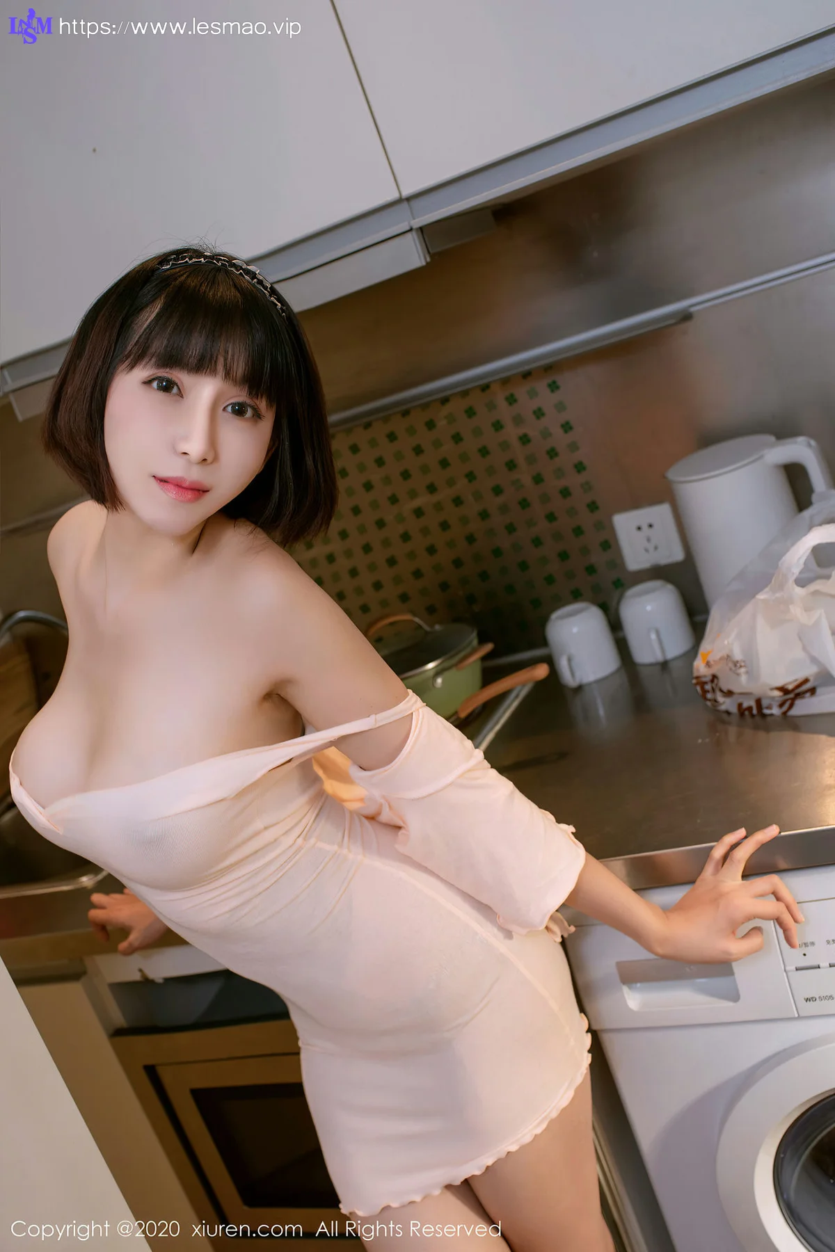 XiuRen 秀人 No.2318 高叉韵味旗袍 安妮斯朵拉 新人模特 - 58