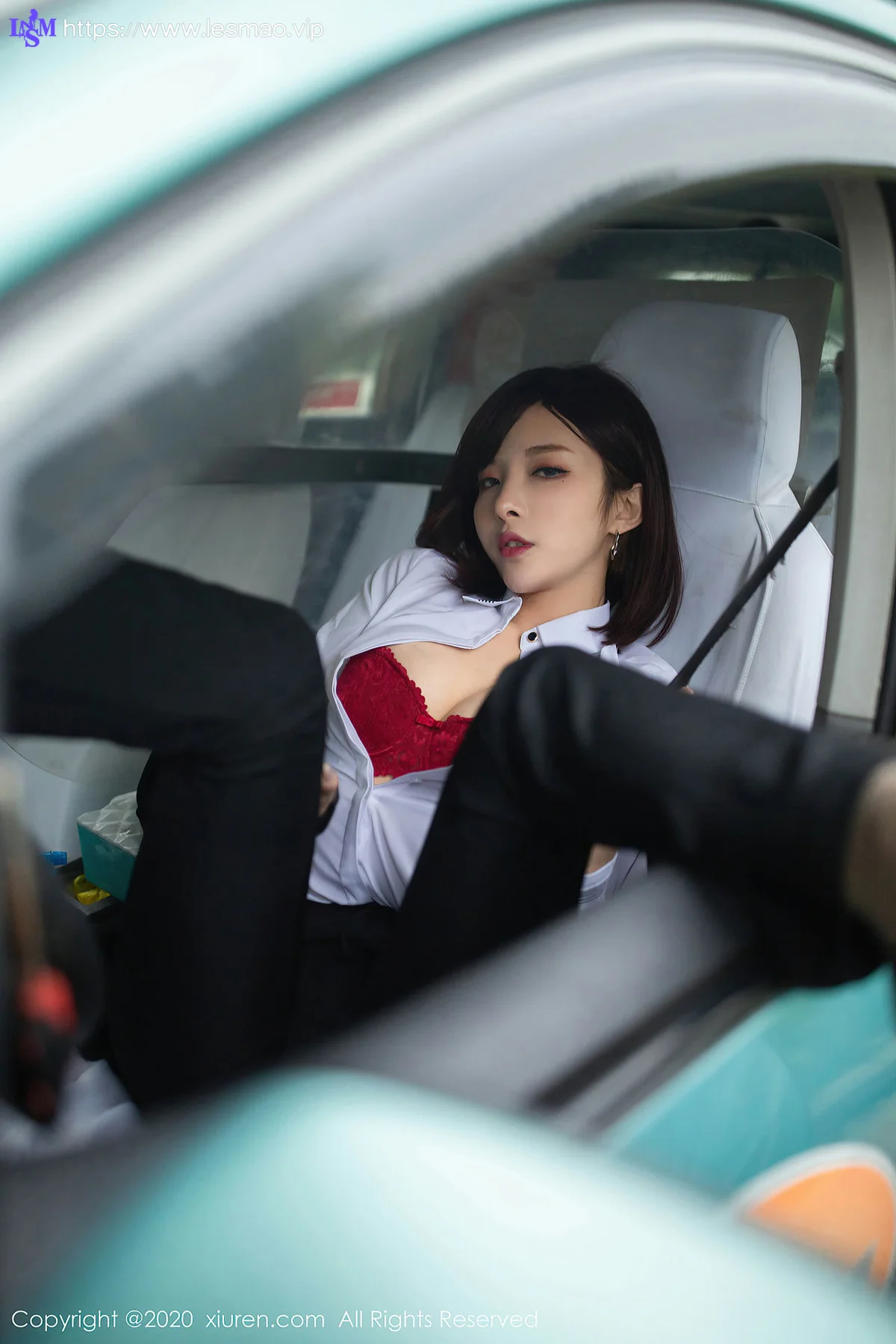 XiuRen 秀人 No.2322 真实场景女司机 陈小喵 - 46