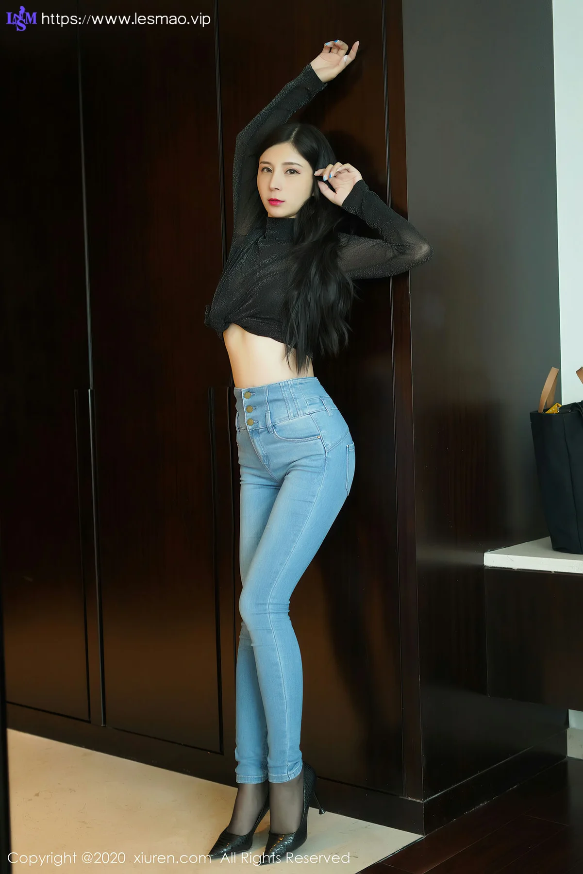 XiuRen 秀人 No.2386  性感OL 小蛮妖yummy 牛仔丁字裤 - 21