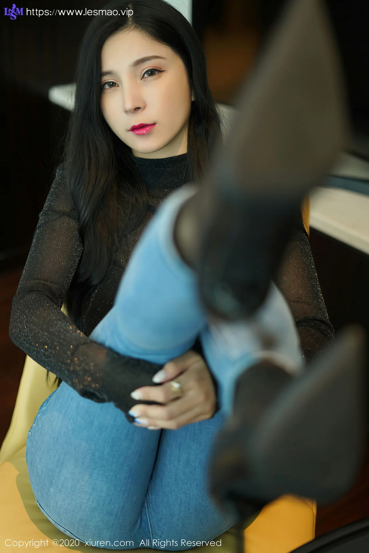 XiuRen 秀人 No.2386  性感OL 小蛮妖yummy 牛仔丁字裤 - 37