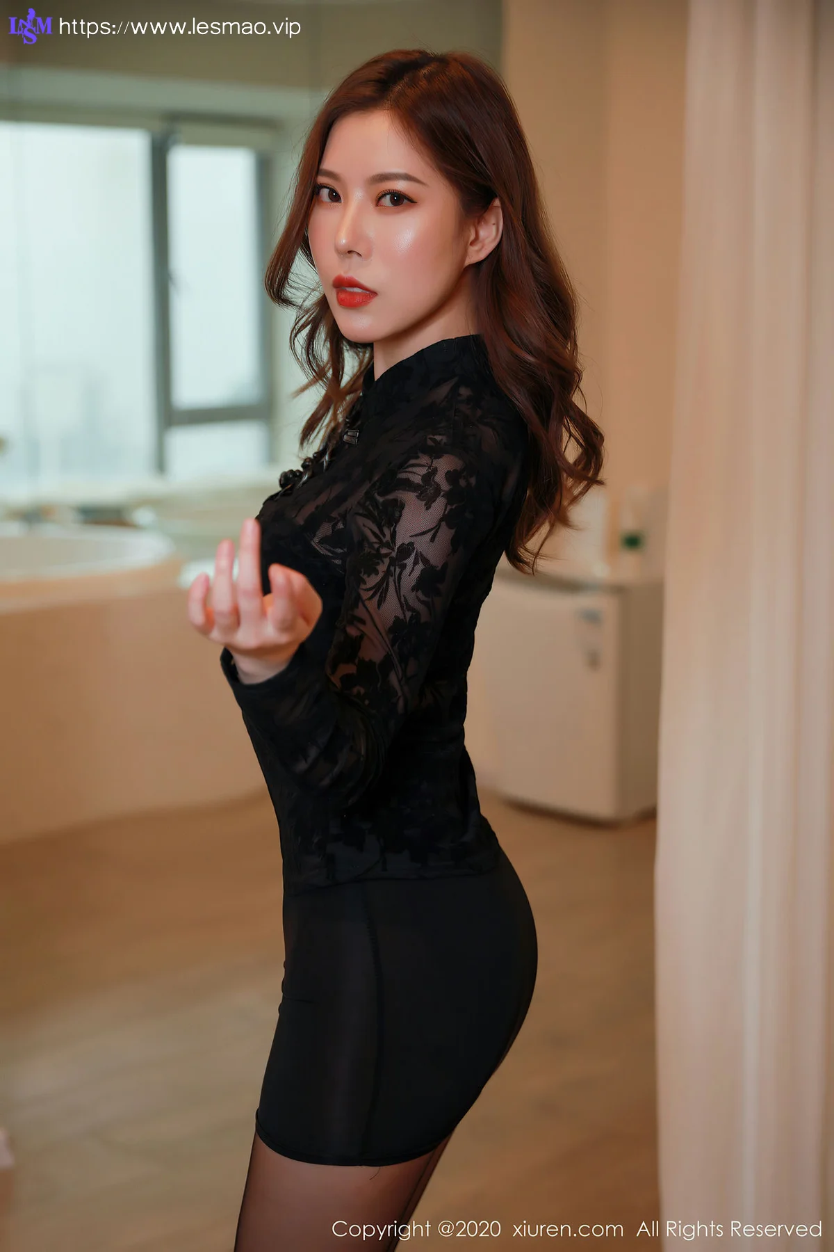 XiuRen 秀人 No.2387 黑丝无内 白茹雪  浴袍美臀 - 13