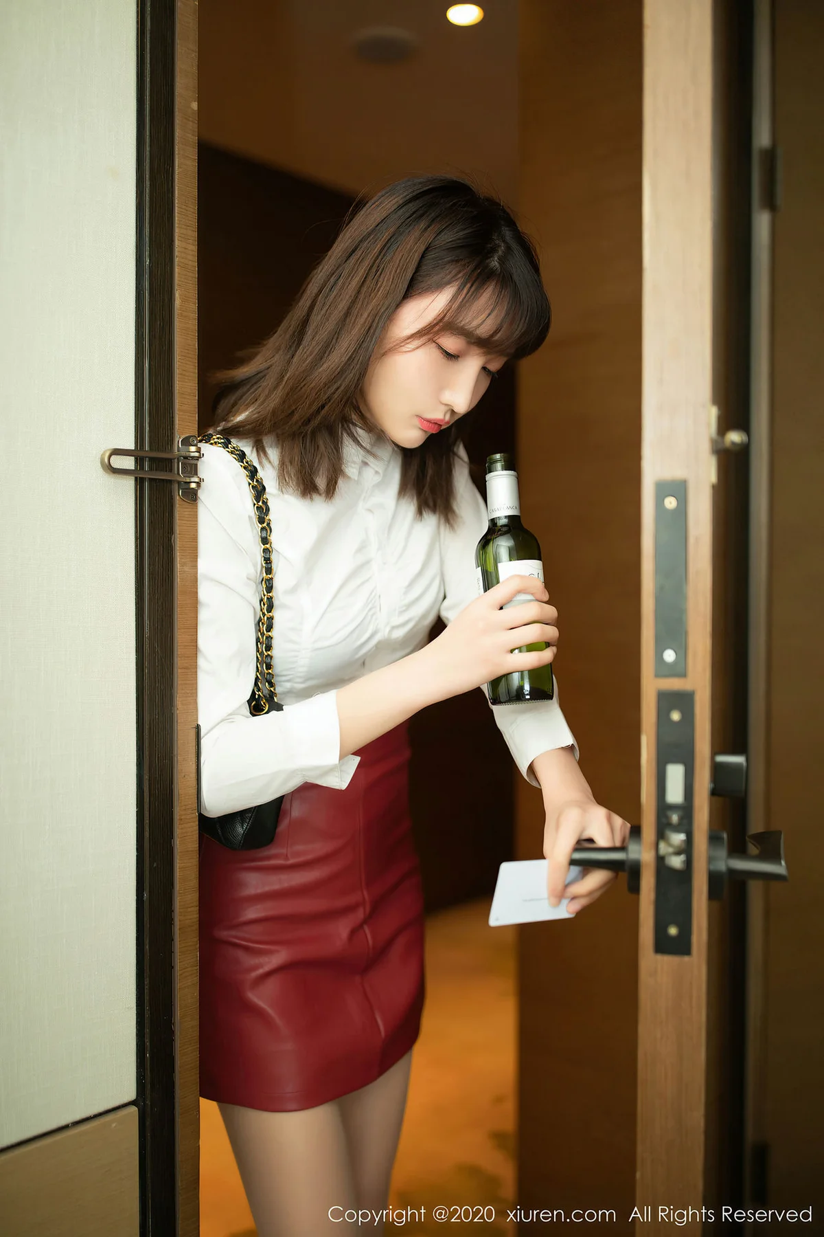 XiuRen 秀人 No.2393 酒后女孩皮裙 陆宣萱 乌镇太湖旅拍 - 22