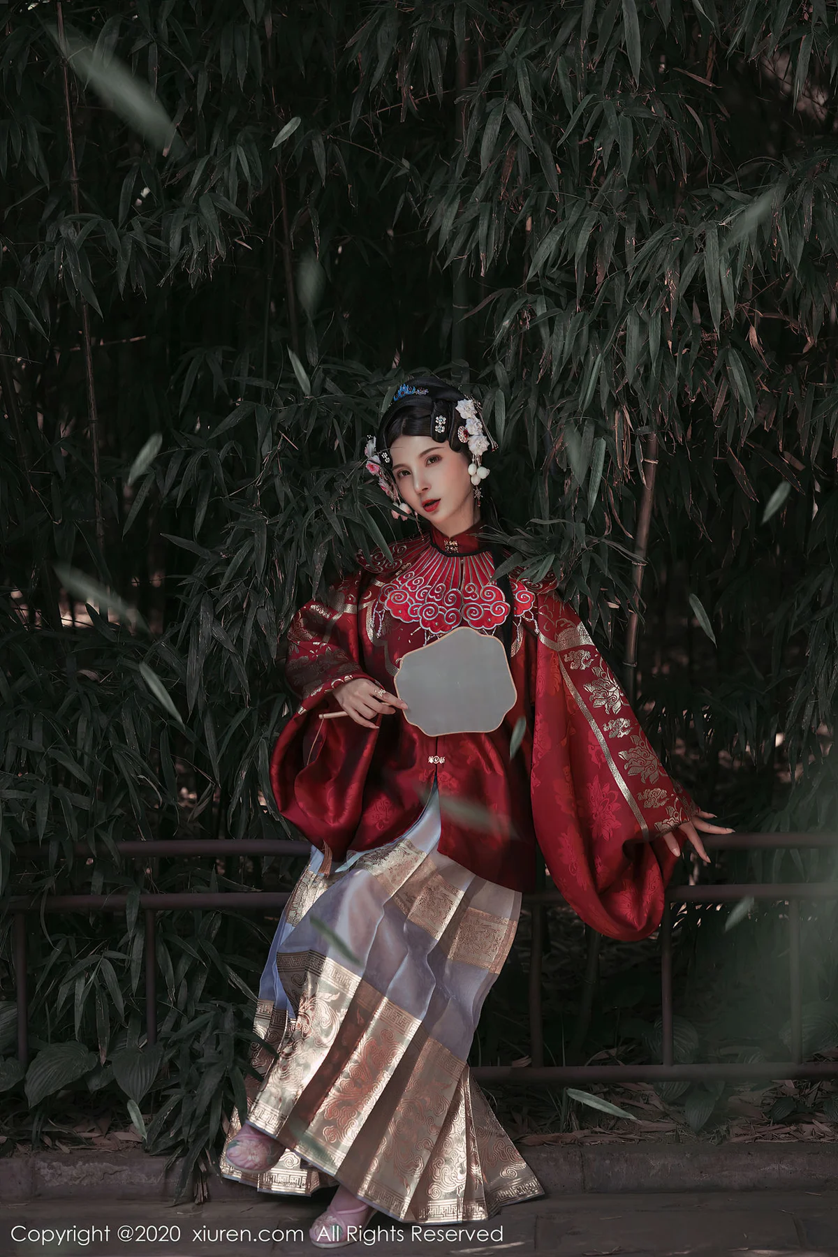 XiuRen 秀人 No.2395 透明旗袍小皮鞭 小蛮妖yummy 新晋水嫩模特 - 34