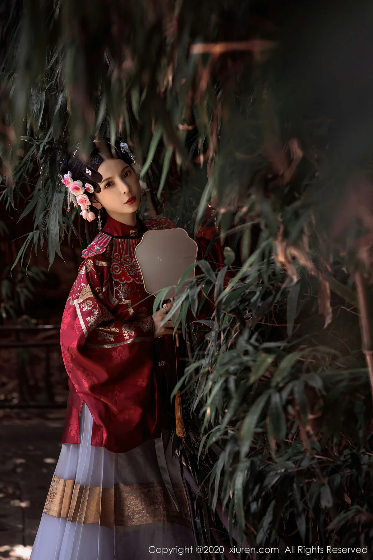 XiuRen 秀人 No.2395 透明旗袍小皮鞭 小蛮妖yummy 新晋水嫩模特 - 45