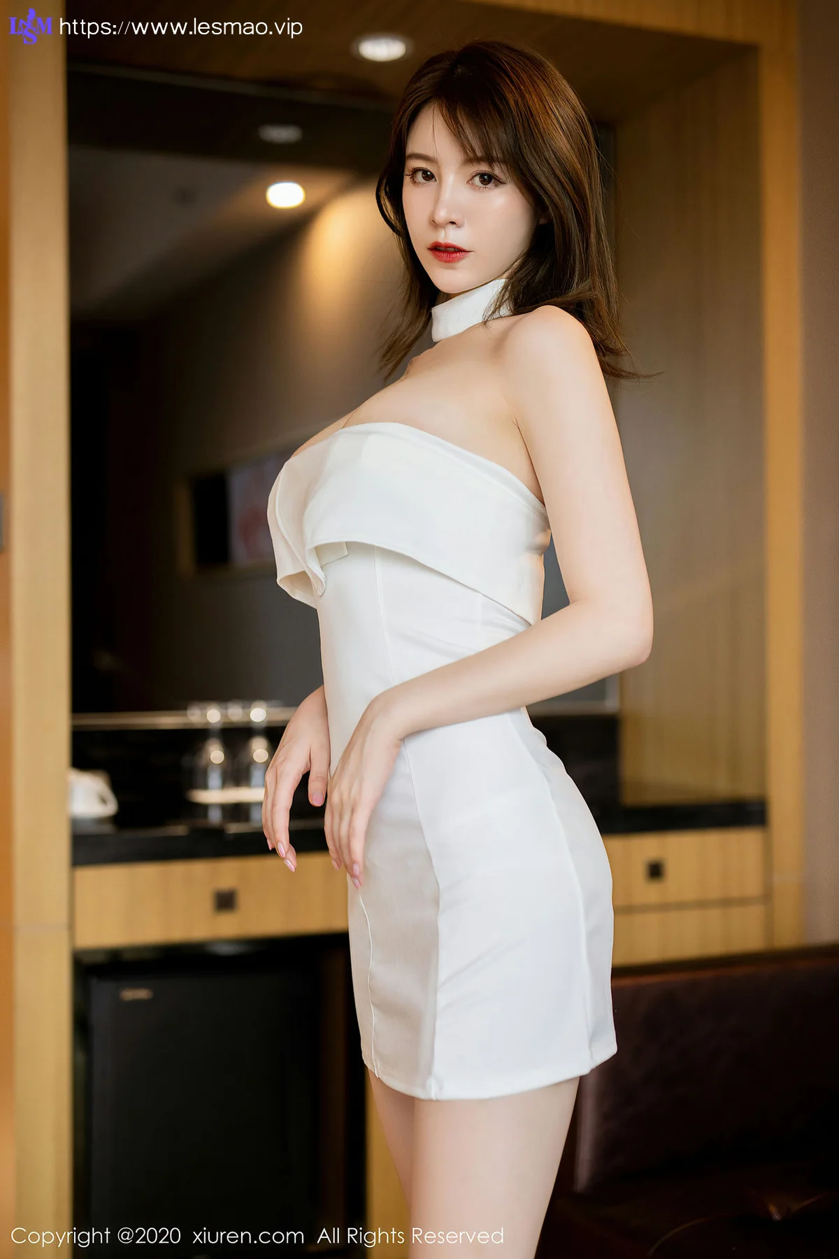 XiuRen 秀人 No.2402 yoo优优 白色抹胸礼裙 - 27