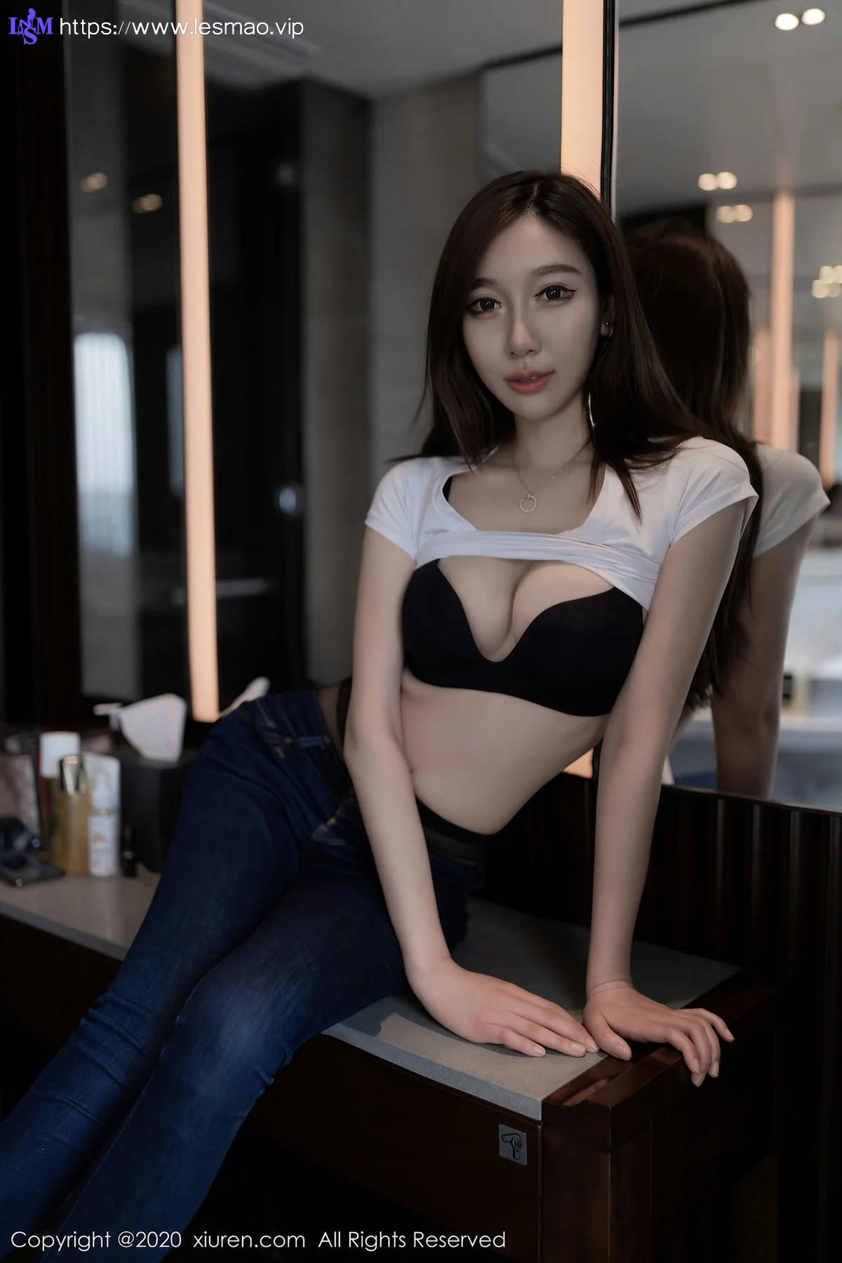 XiuRen 秀人 No.2406  victoria志玲新人模特 美臀秀足 - 13