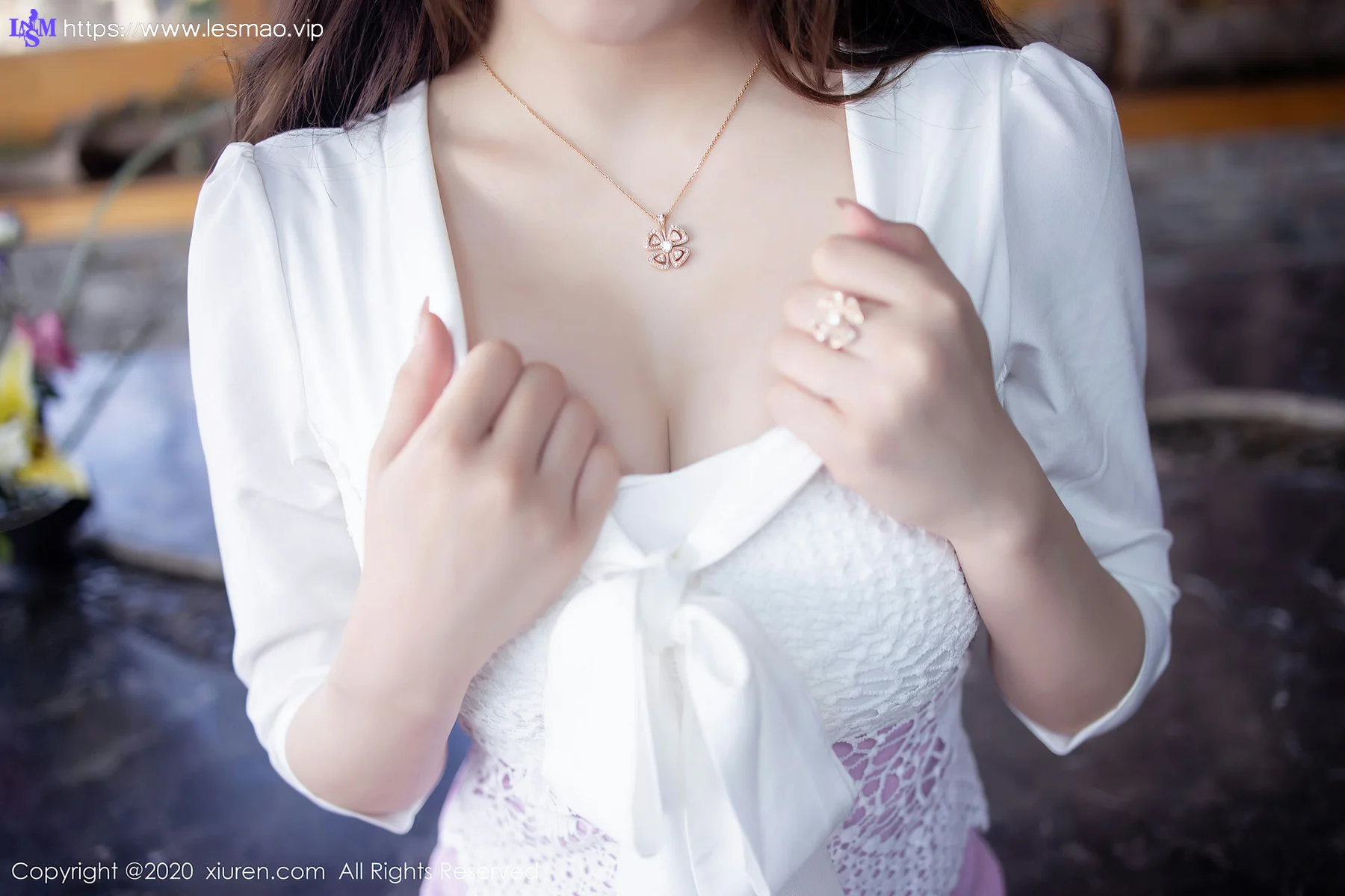 XiuRen 秀人 No.2421  美臀制服爆乳 玉兔miki - 21