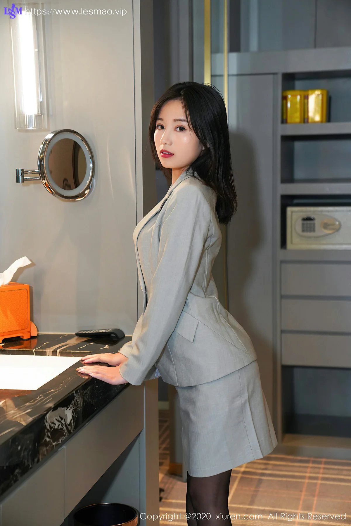 XiuRen 秀人 No.2433  职业秘书眼镜ol 苍井优香 - 78