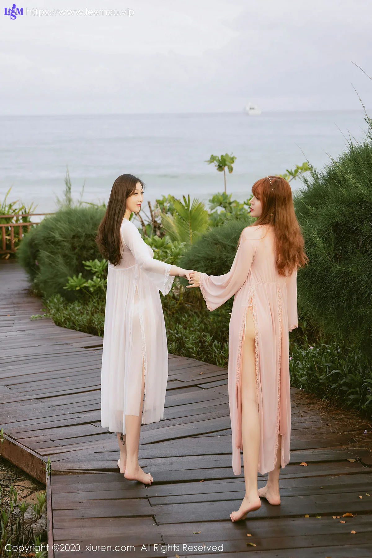 XiuRen 秀人 No.2444  模特合辑 妲己和王雨纯户外写真 - 12