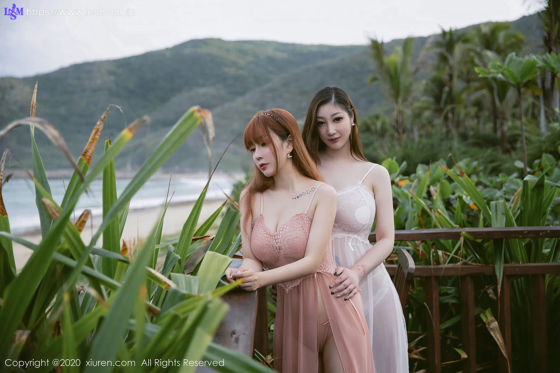 XiuRen 秀人 No.2444  模特合辑 妲己和王雨纯户外写真 - 13