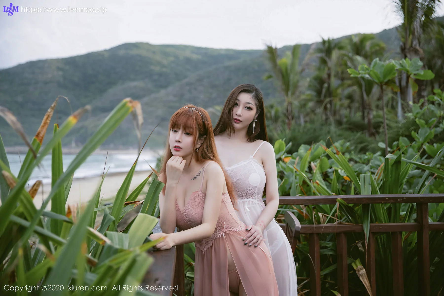 XiuRen 秀人 No.2444  模特合辑 妲己和王雨纯户外写真 - 14