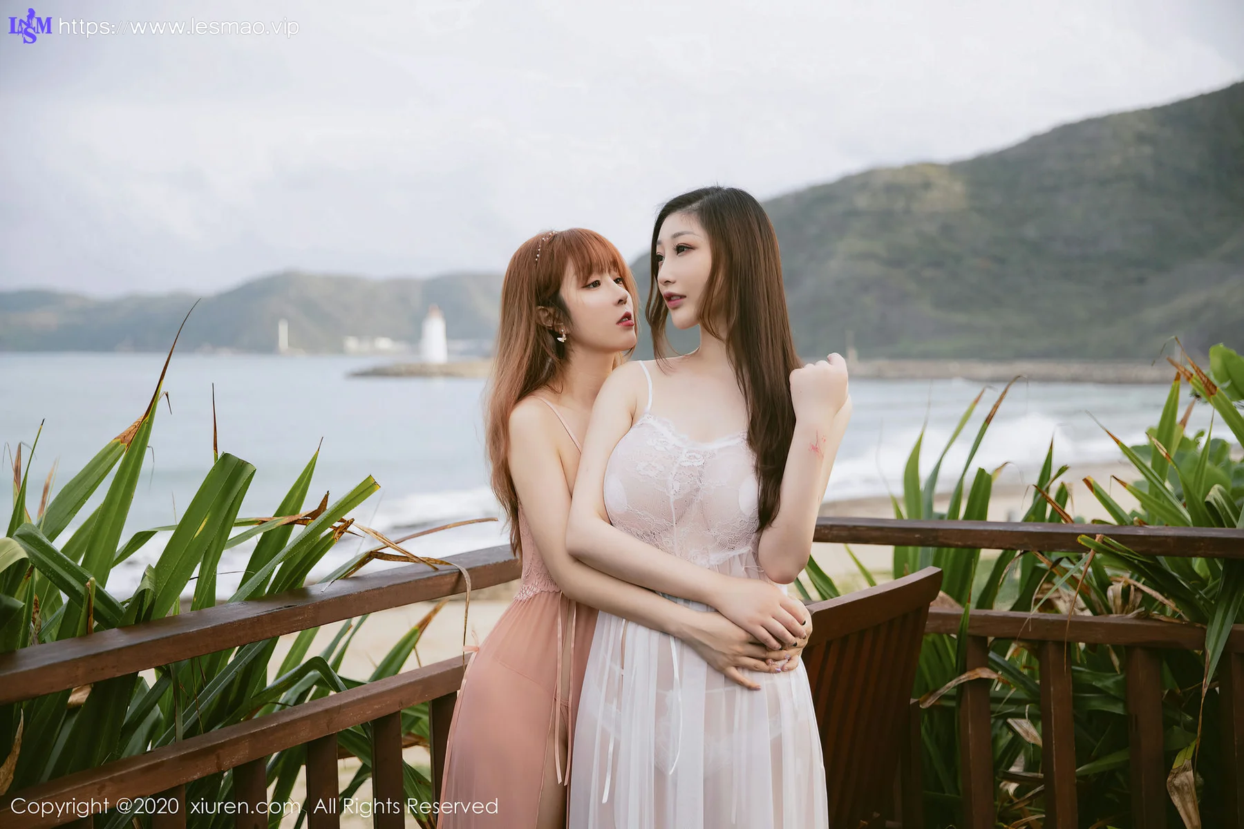 XiuRen 秀人 No.2444  模特合辑 妲己和王雨纯户外写真 - 19