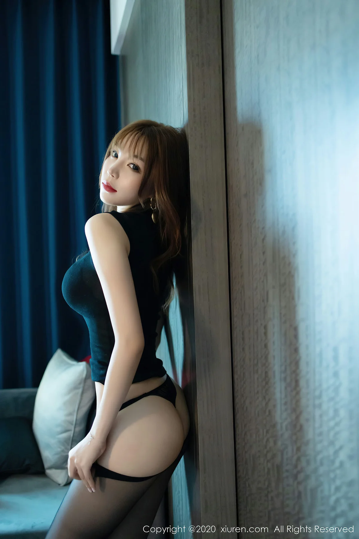 XiuRen 秀人 No.2445  时尚街拍与魅惑私房 芝芝booty - 29