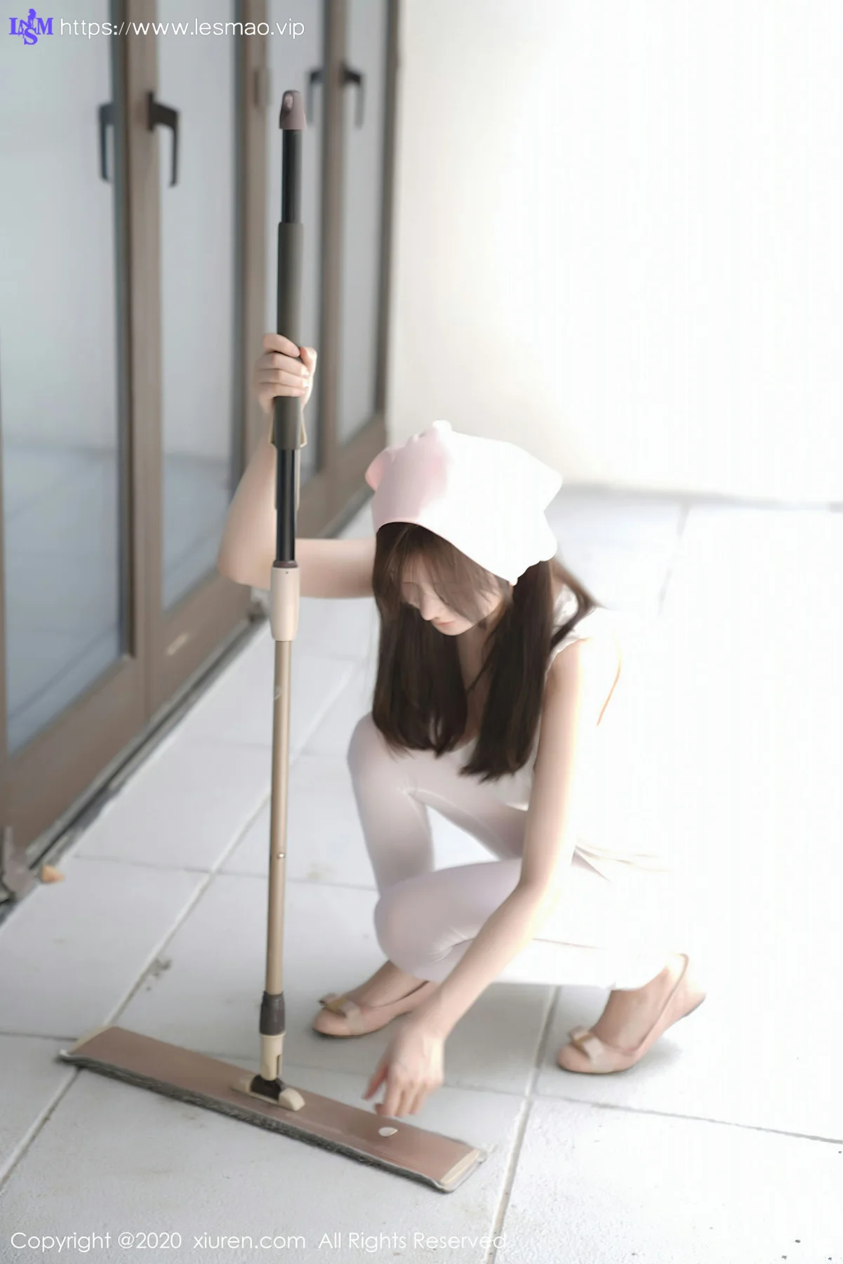 XiuRen 秀人 No.2557  家政主题诱惑 糯美子mini 女仆制服 - 13