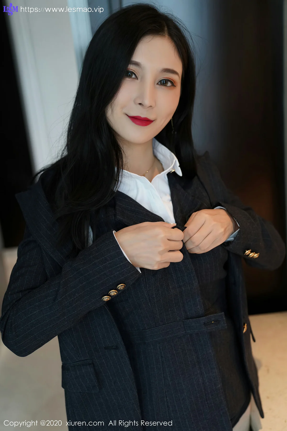 XiuRen 秀人 No.2564  小蛮妖yummy 职场白衬衫黑短裙 - 18